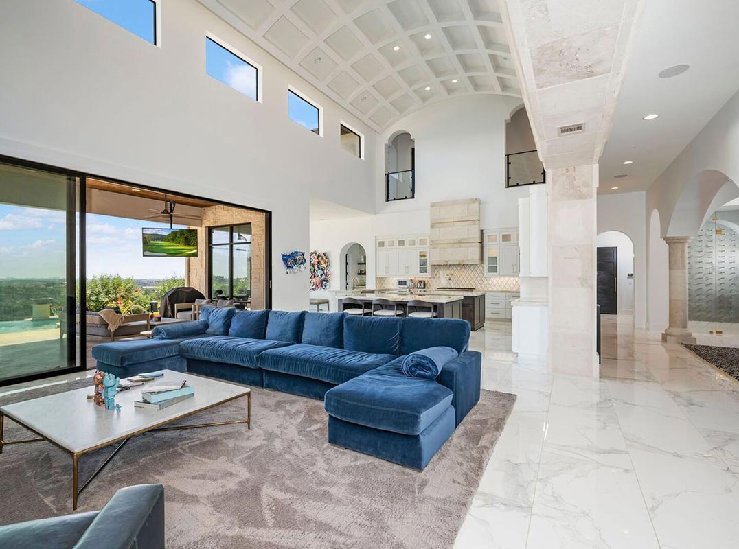  A Hilltop Masterpiece of Modern Luxury and Timeless Craftsmanship 