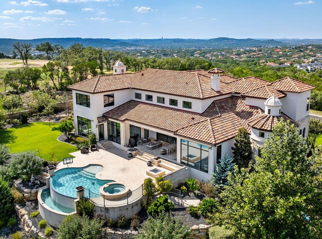 A Hilltop Masterpiece of Modern Luxury and Timeless Craftsmanship