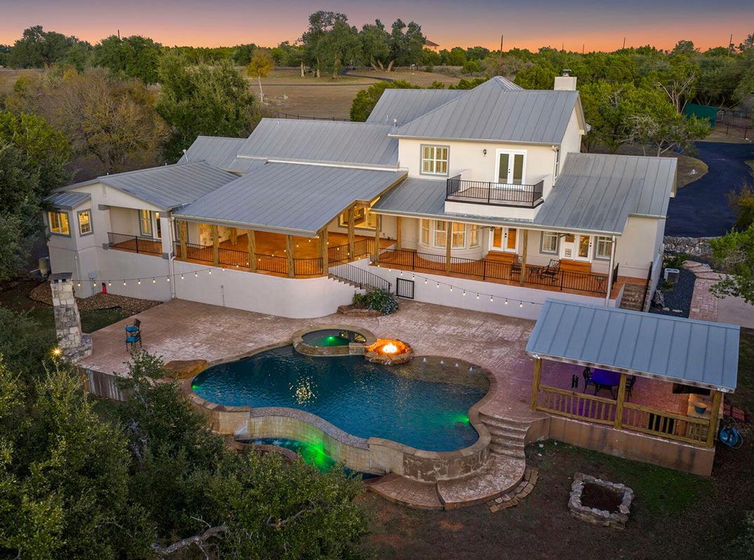 Luxury, Land And Longhorns 