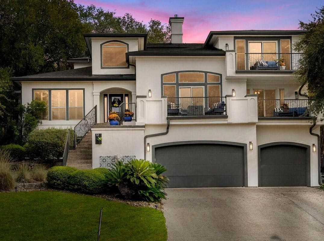 Stunning, Decorator-Designed Residence 