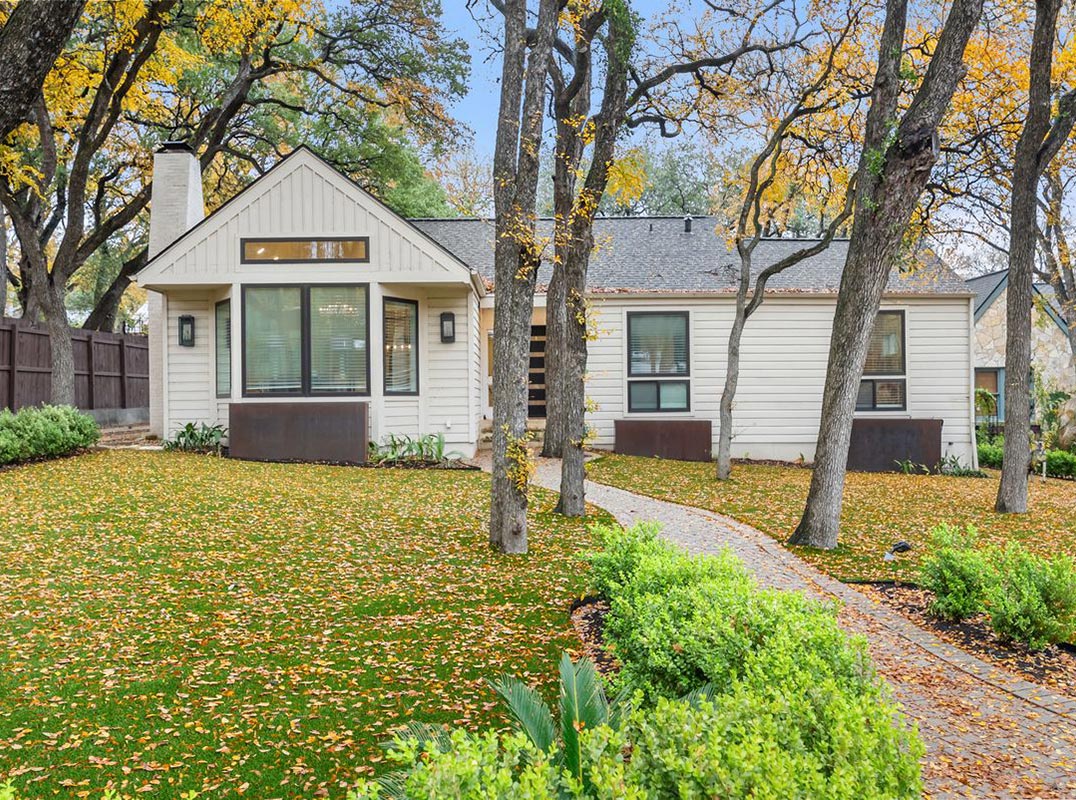 Light-filled Transitional living in the Heart of Tarrytown