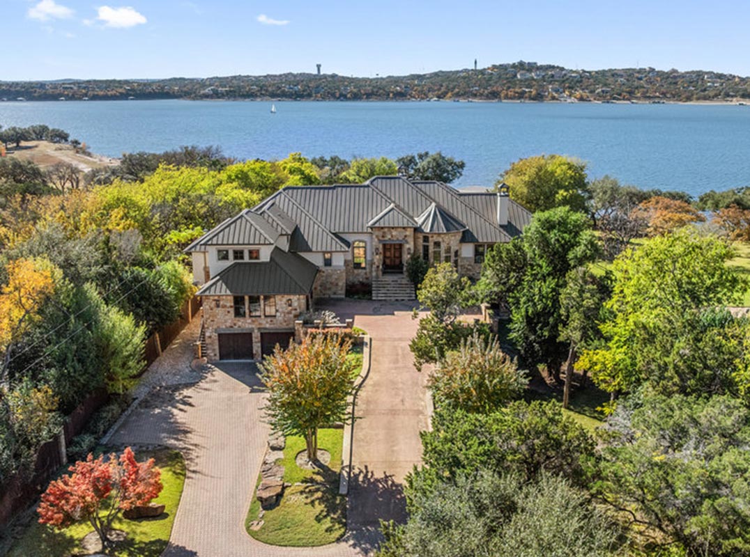 GAT E D L A K E T RAVI S ESTAT E