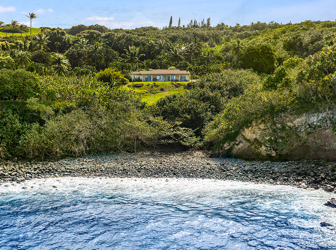 North Shore, Oceanfront, 1004 N Honokala Rd B