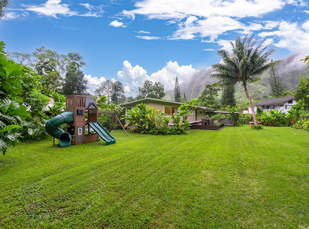 <I> <p style=”color:red'>*SOLD*</p></I> 47-806 Ahuimanu Rd