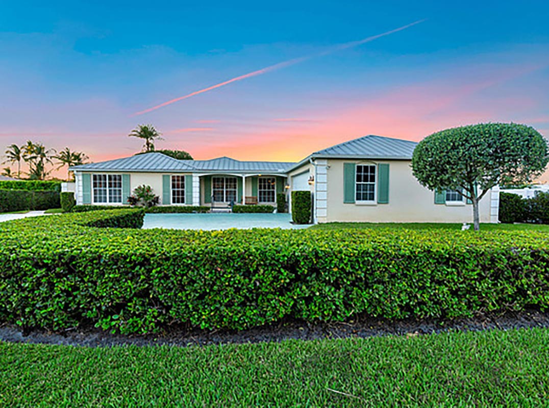 Ultimate South Florida Lifestyle w/100 Ft of Direct Intracoastal Frontage