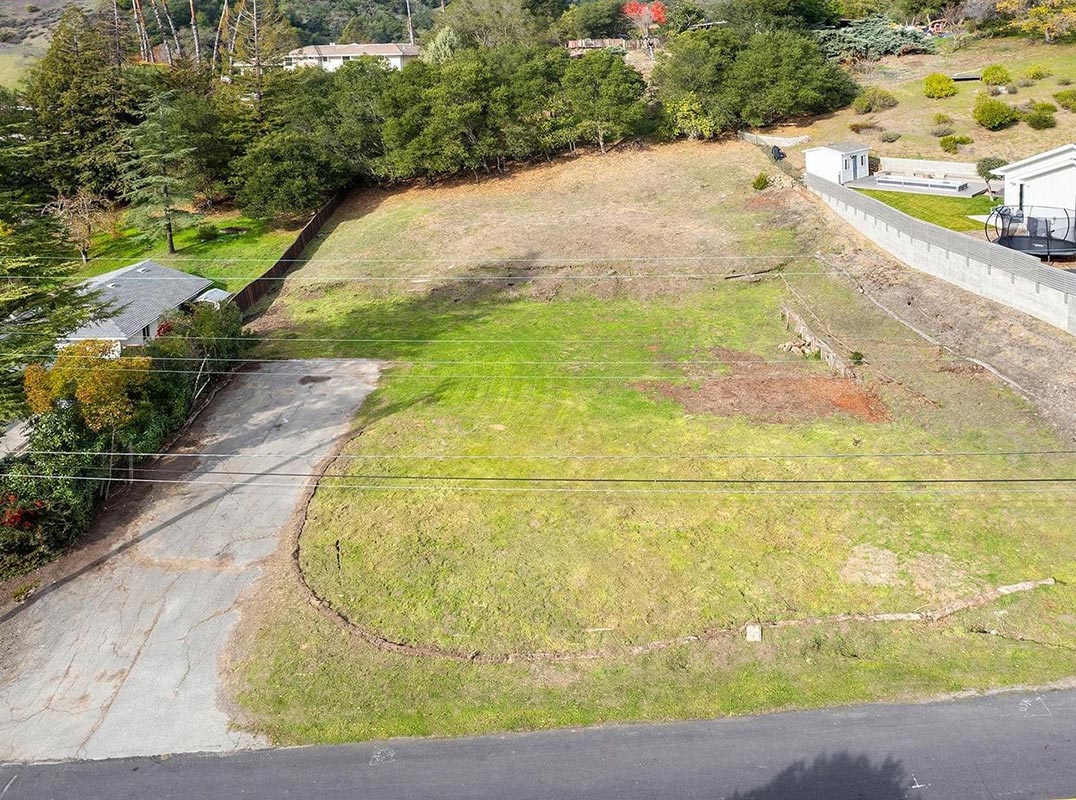 Build This Beautiful Single-Story Custom Home With Branagh Development!