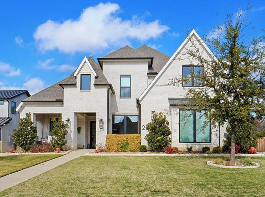 Modern Luxury Residence Located In Windsor Estates 