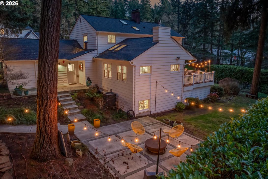 Refined Living in Lake Oswego Palisades