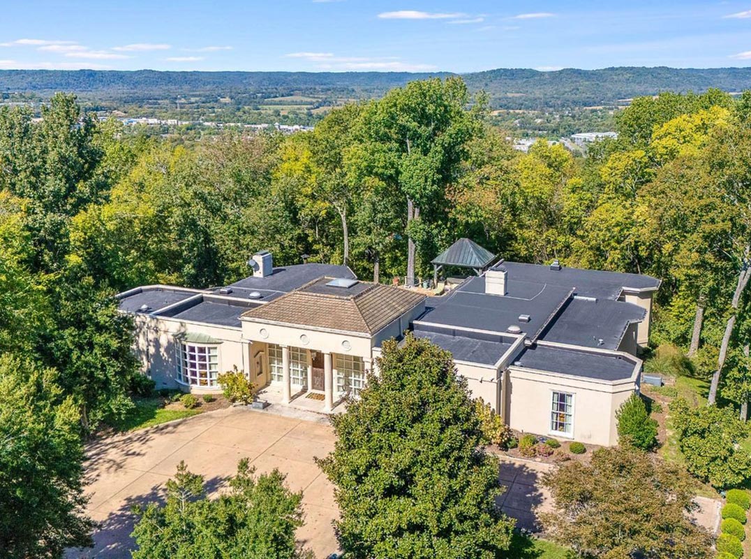 Gated And Private Single-Story Hilltop Home With Saltwater Pool