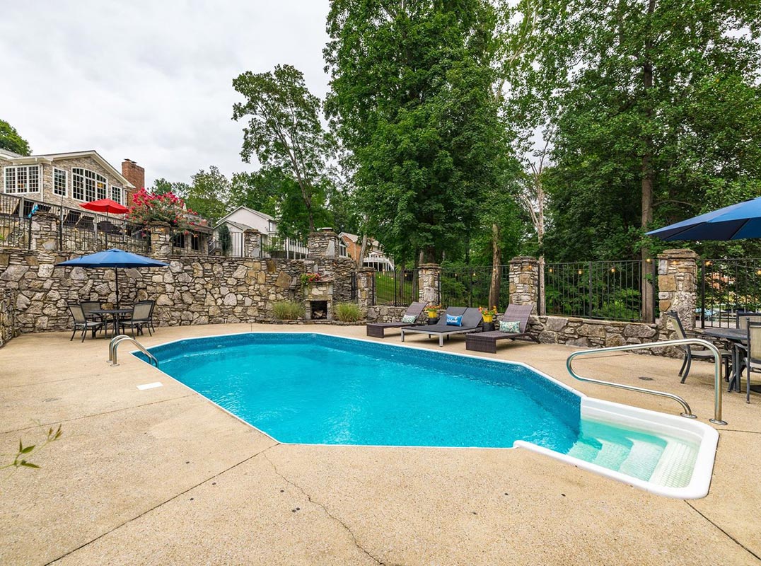 Magnificent Lake Estate