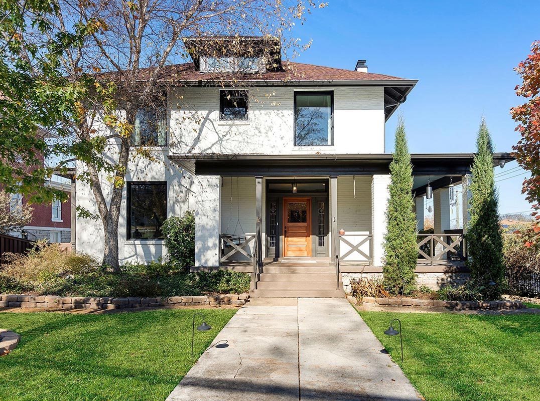 Remarkable 1920S American Foursquare