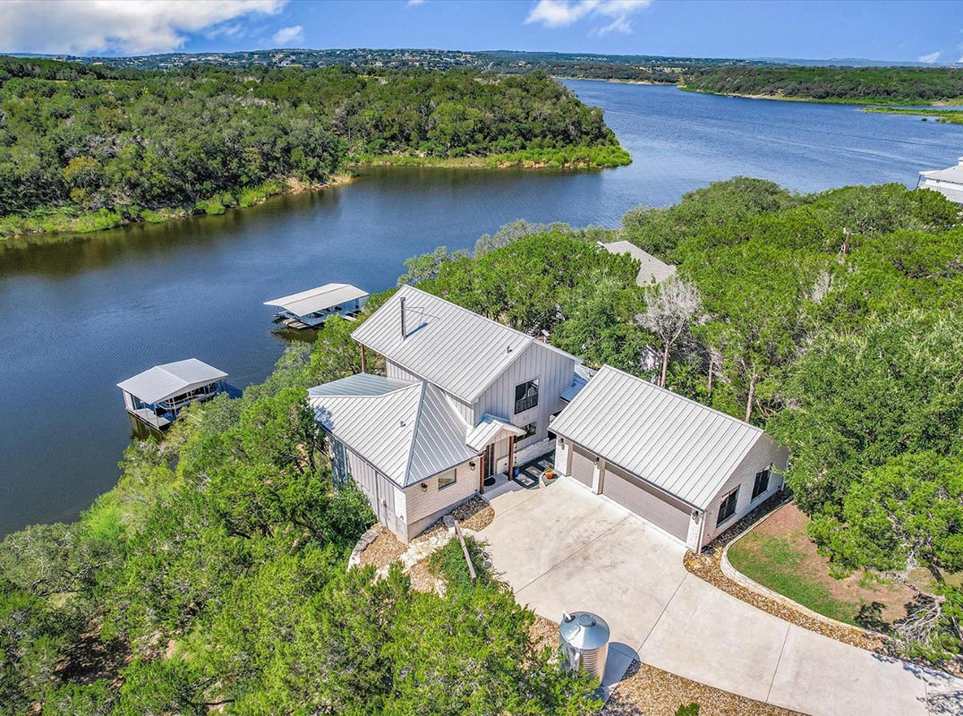 Charming Retreat on Lake Travis