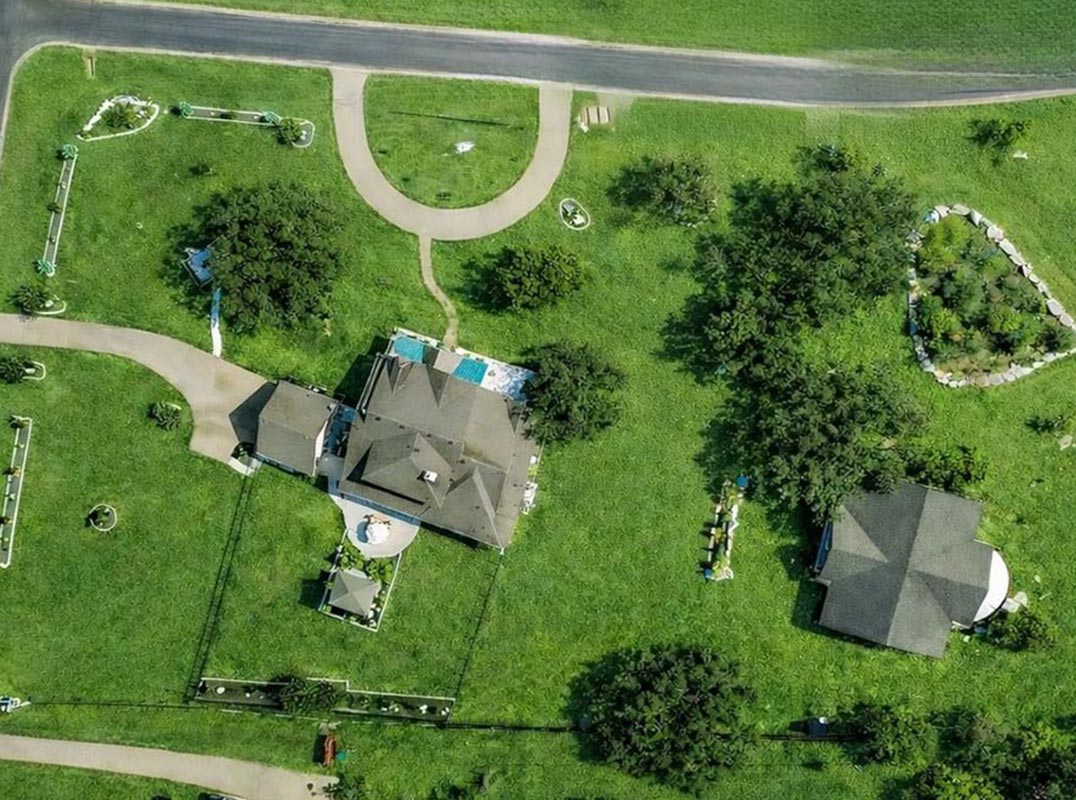 Set On 4.33 Oak-Studded Acres In The Gated Community Of Double Horn