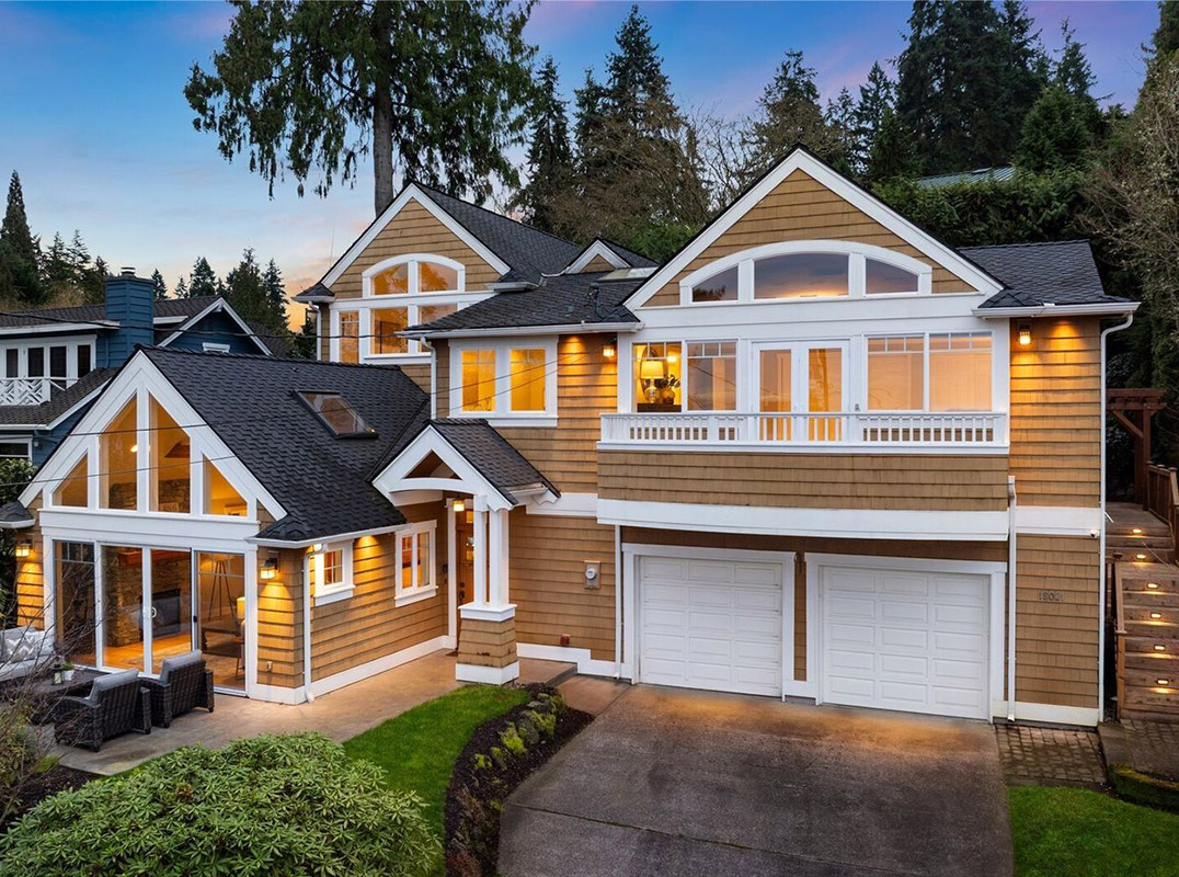 Timeless Lake Sammamish Living