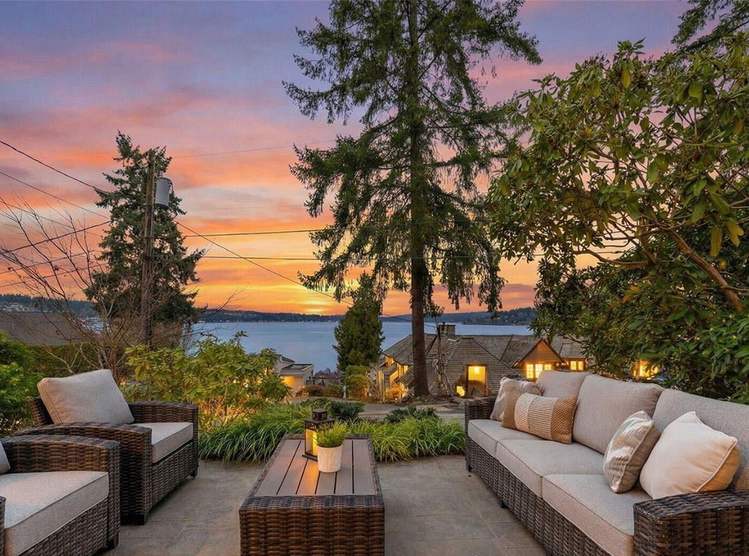 Timeless Lake Sammamish Living