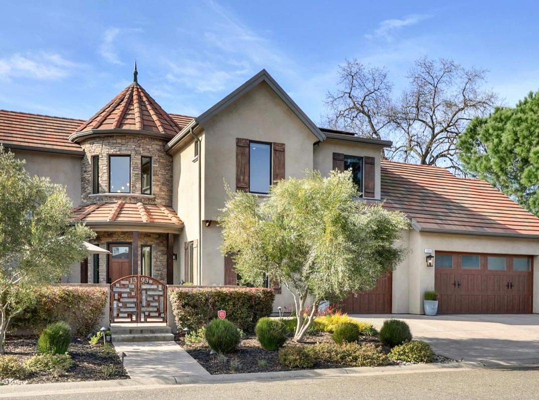 Gated community! It's a perfect 10!