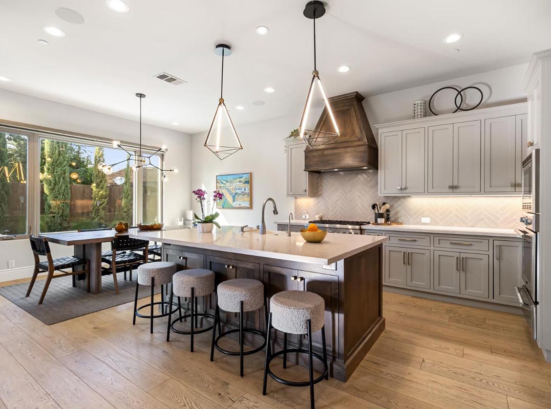 Gated community! It's a perfect 10!