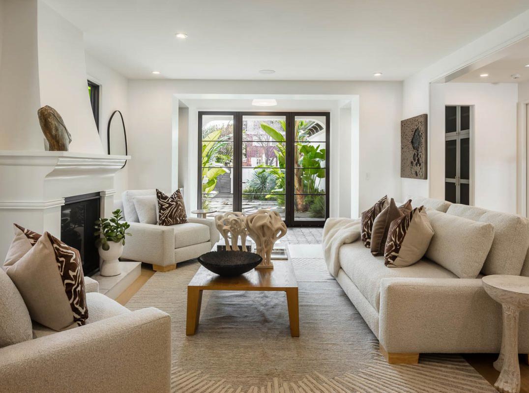 Exquisite Modern Mediterranean