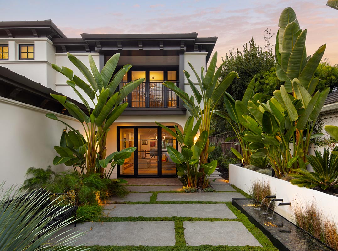 Exquisite Modern Mediterranean