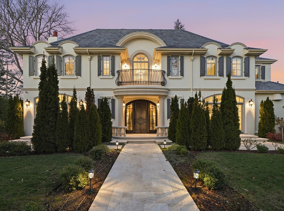 A Modern Château in Old Palo Alto