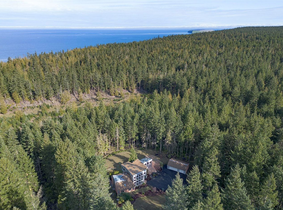 Private Sequim Bay Estate
