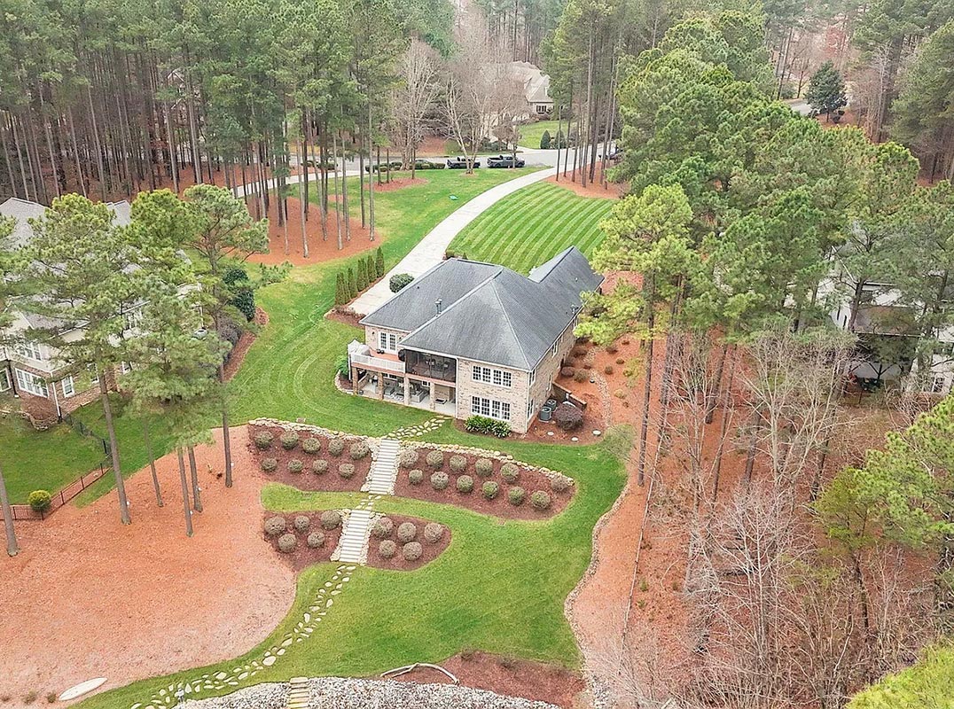 Waterfront Residence in the Prestigious Northview Harbour community