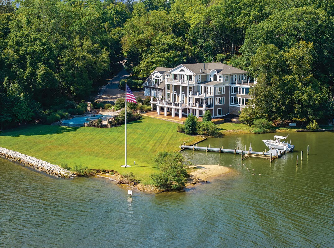 EPIC Water Views and Resort Like Amenities 