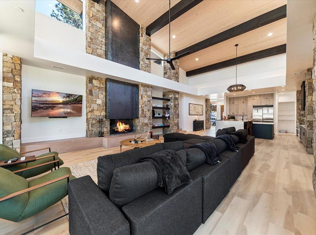 Modern Cabin Guard-Gated Pine Canyon