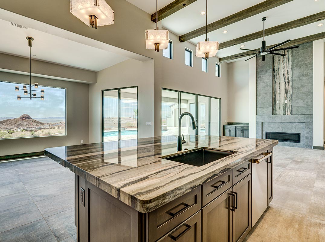 180º of Panoramic Lake & Mountain Views