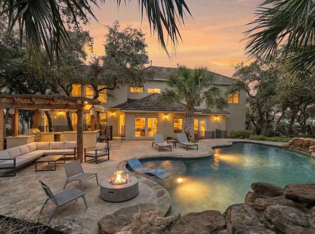 Refined Hilltop Living with Timeless Appeal