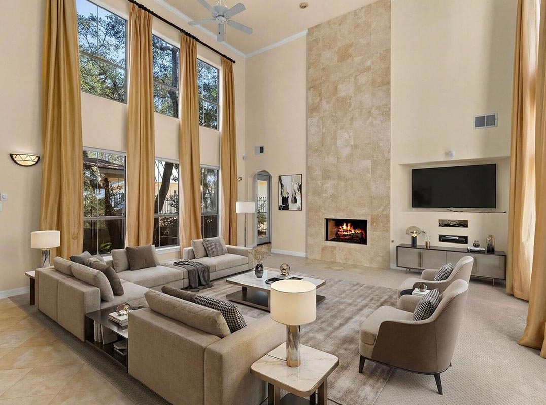 Refined Hilltop Living with Timeless Appeal