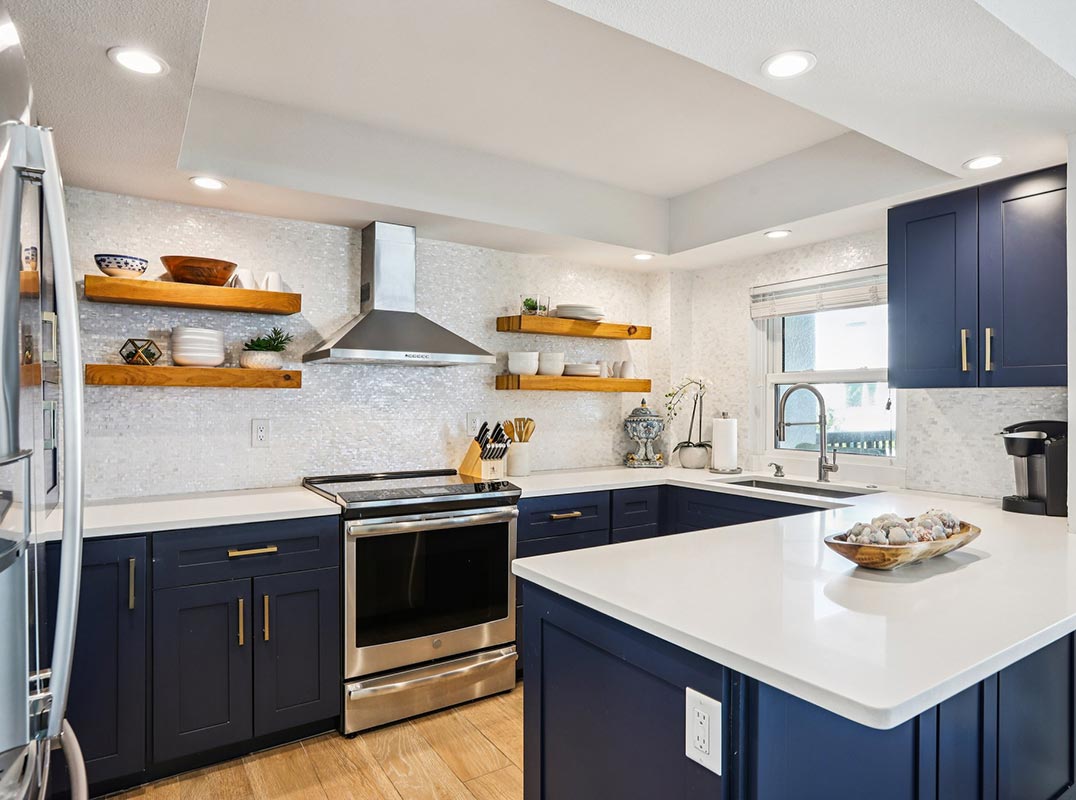 BEACH FRONT 3/2 condo