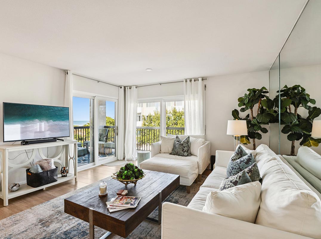 BEACH FRONT 3/2 condo