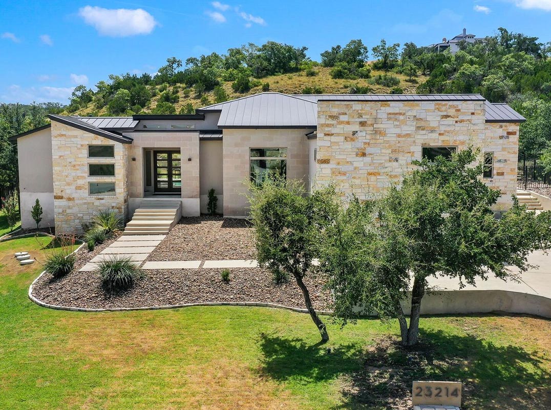 Refined Expression Of Contemporary Hill Country Design