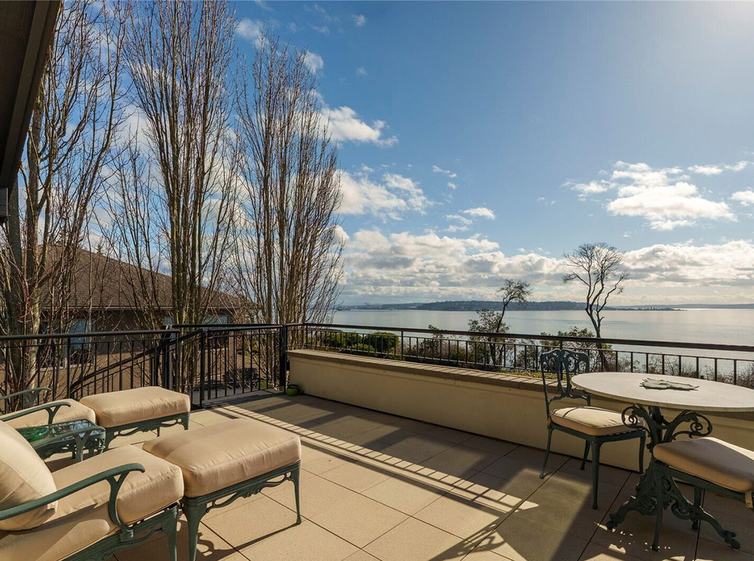 Iconic Magnolia Residence