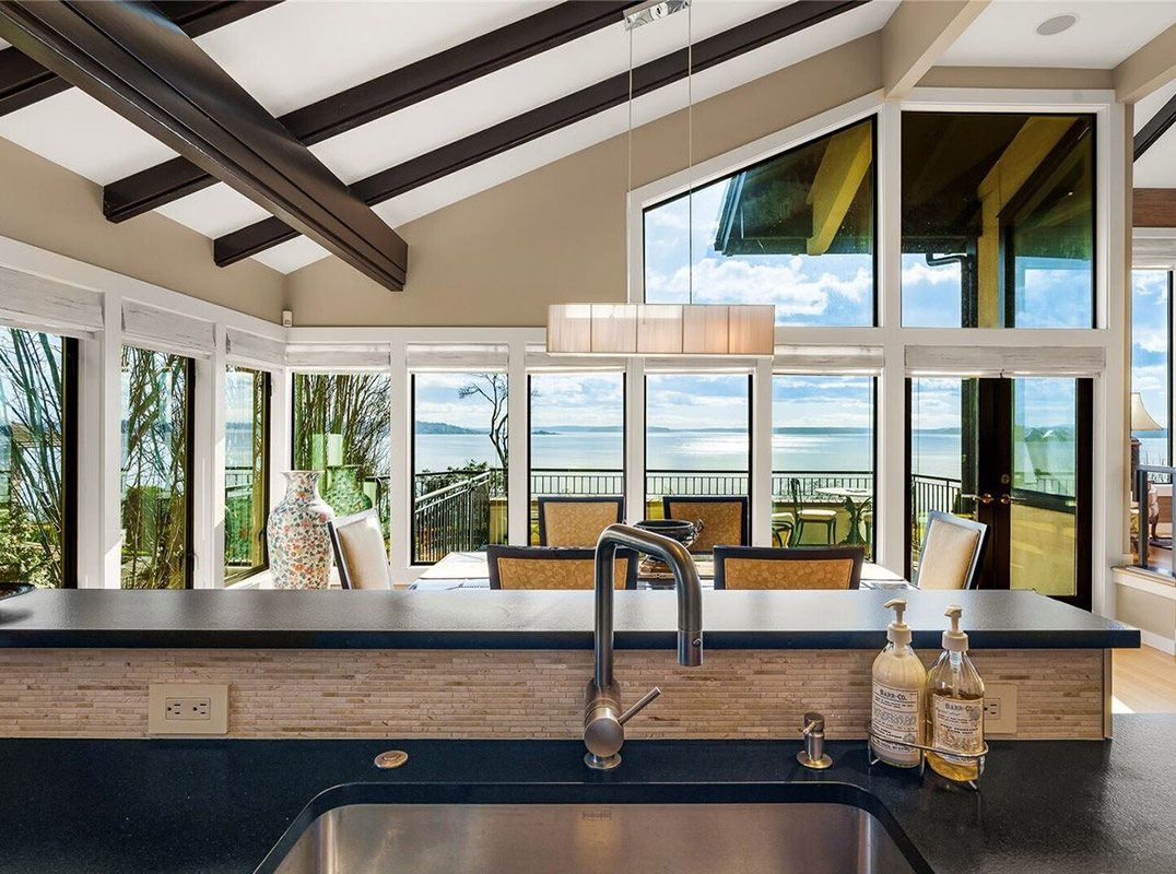 Iconic Magnolia Residence