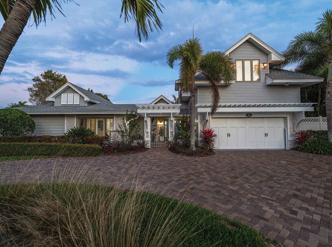 Waterfront Living in Harbor Bluffs!