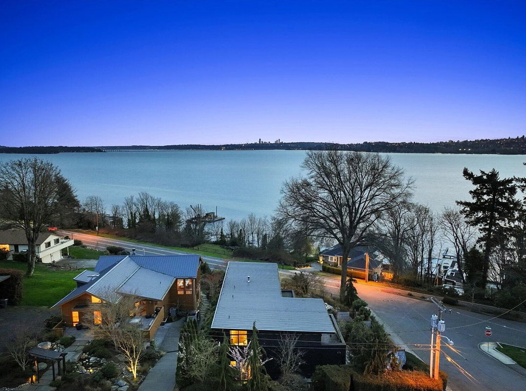 Elegantly Crafted Kirkland Residence