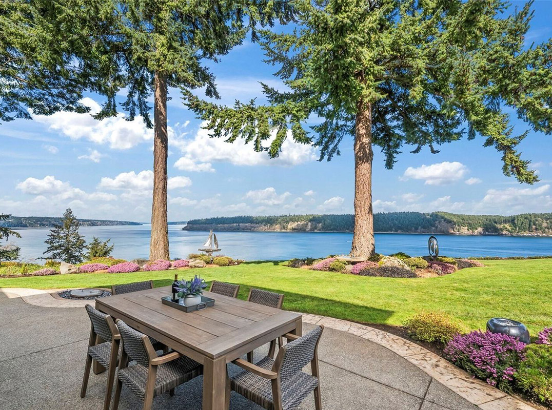 Incredible 180-Degree Panorama