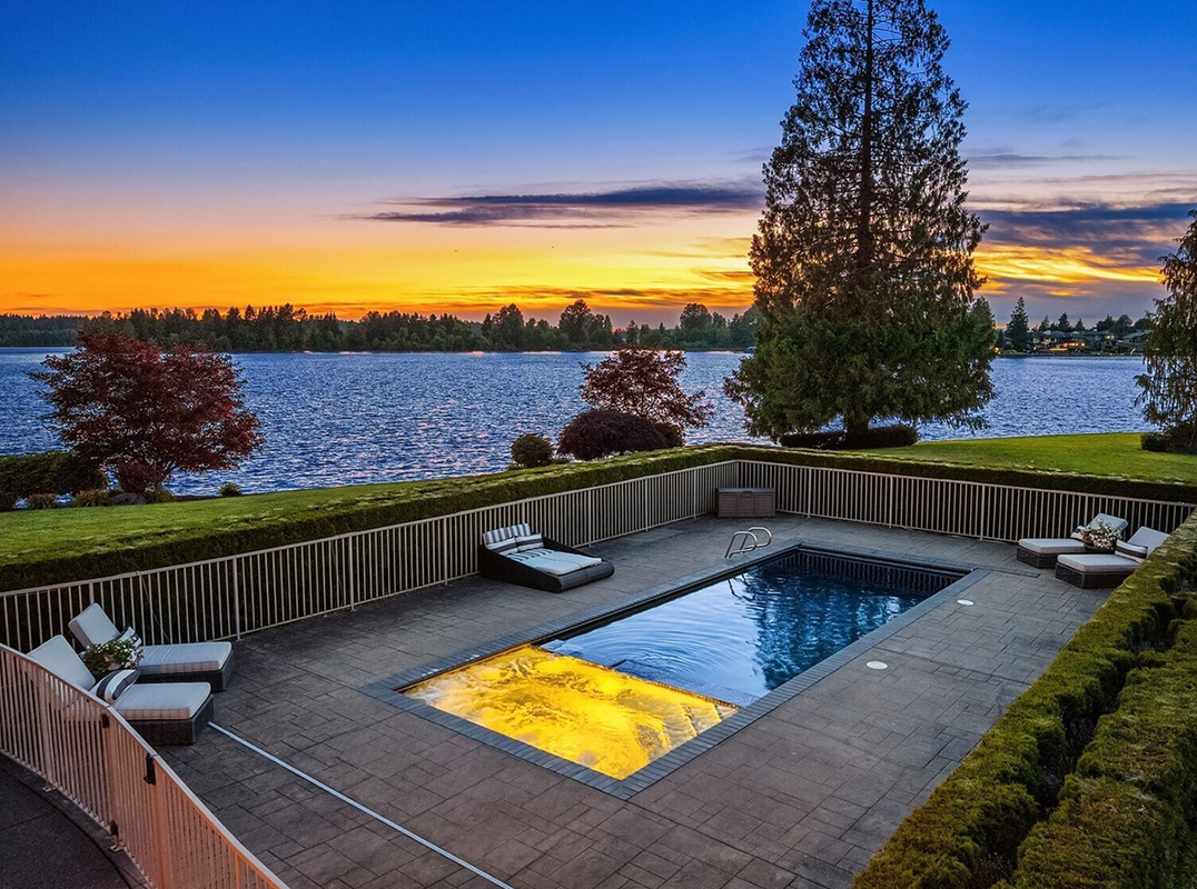 Breathtaking Snag Island Estate