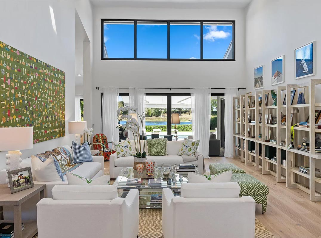 Serene Lake Views and Lush Tropical Landscaping