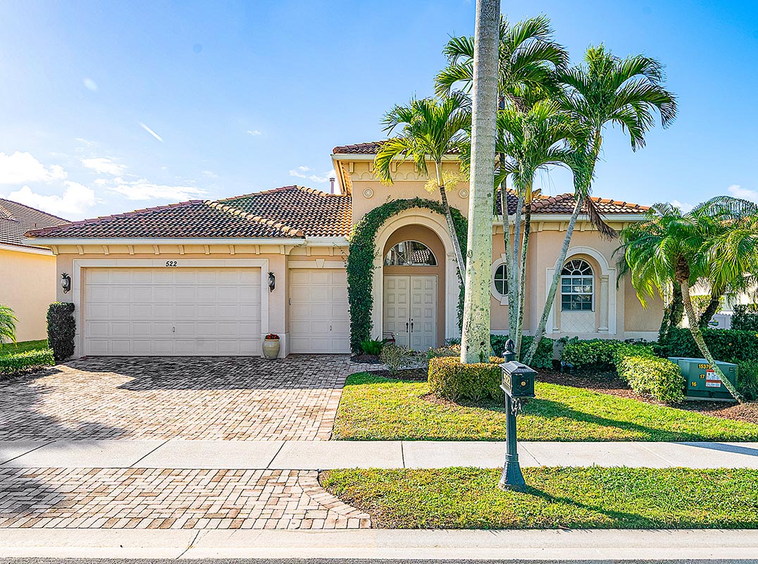 Golf Course and Lake Views in Frenchman's Reserve Country Club