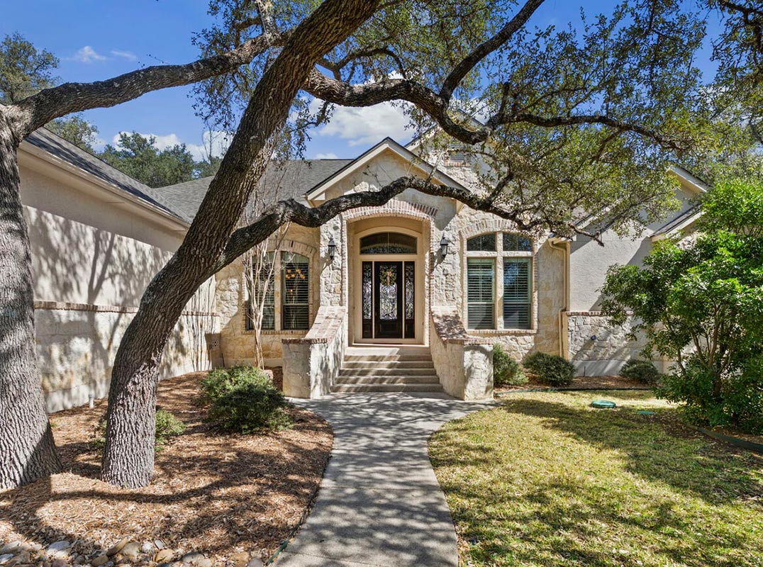 Impeccably Maintained Home In Village Green In Boerne!