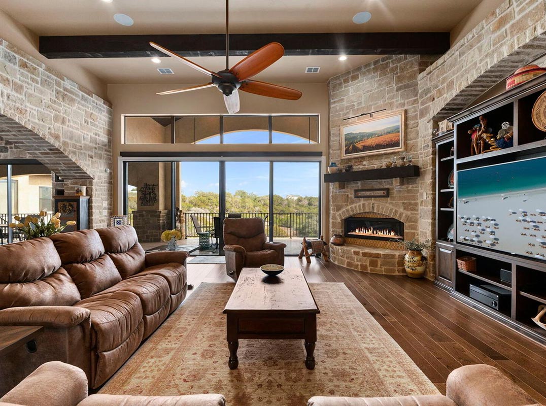 Sweeping Canyon Views And Water Views Of Canyon Lake