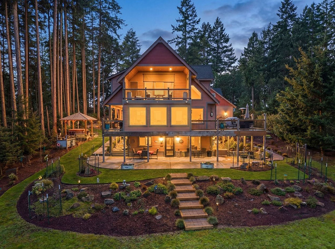 Beautiful Anderson Island Residence