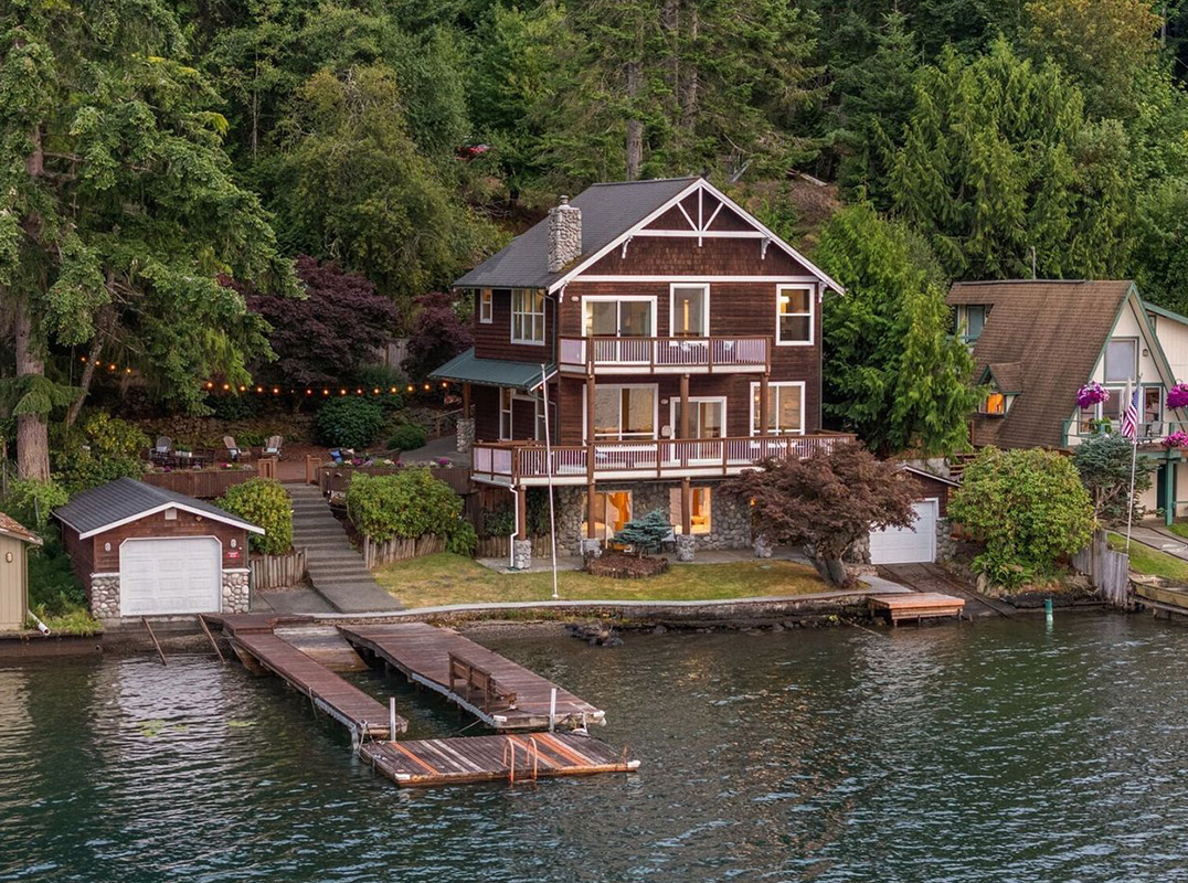 True Lakefront Living