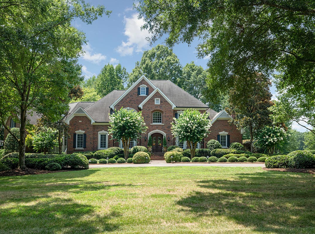 5+ Private Acres Within Walking Distiance of 68-acre Conservancy 