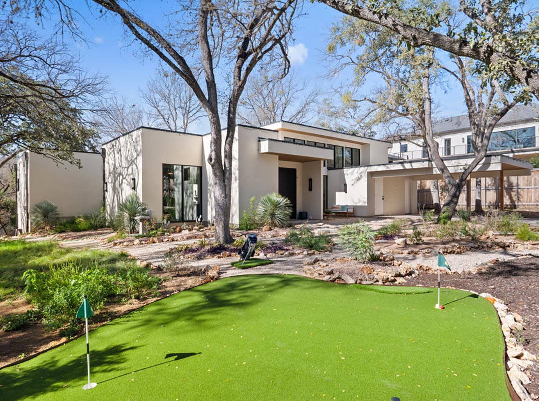 A Warm, Light Filled Retreat