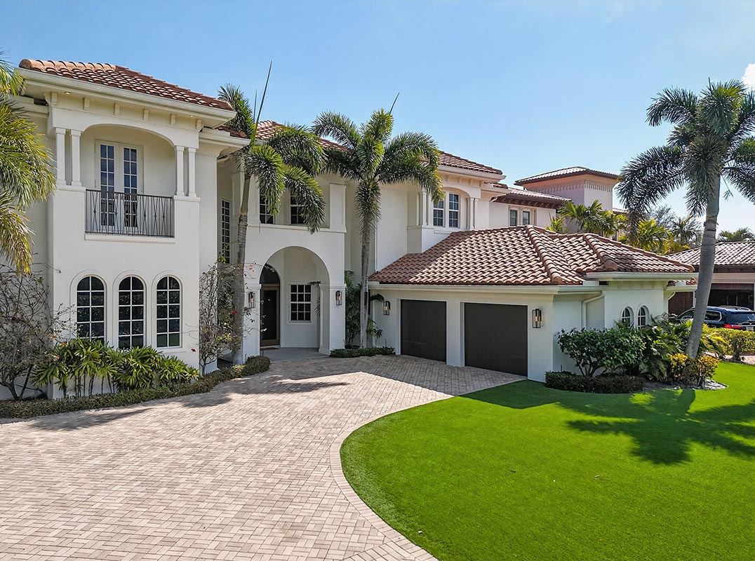 Peaceful Waterfront in Palm Beach Gardens