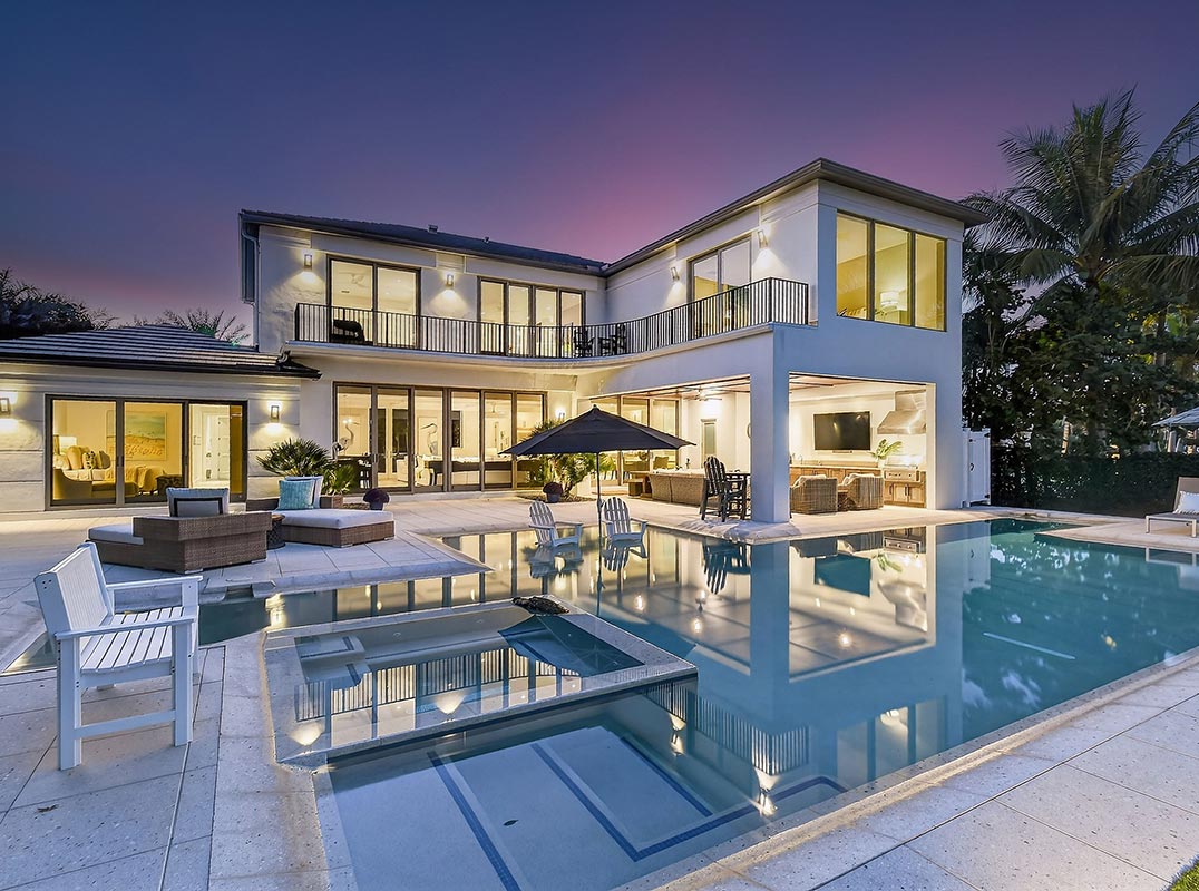 Beautifully Renovated Intracoastal Estate